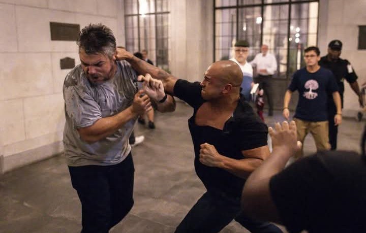 URGENTE: Douglas Garcia reage a agressão de militantes de esquerda na USP